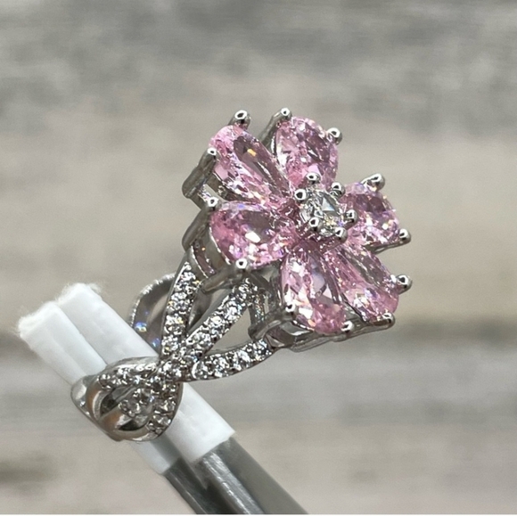 Beautiful Statement Flower Pink White Cubic Zirconia Silver Plated Ring Size 8 - Picture 5 of 12